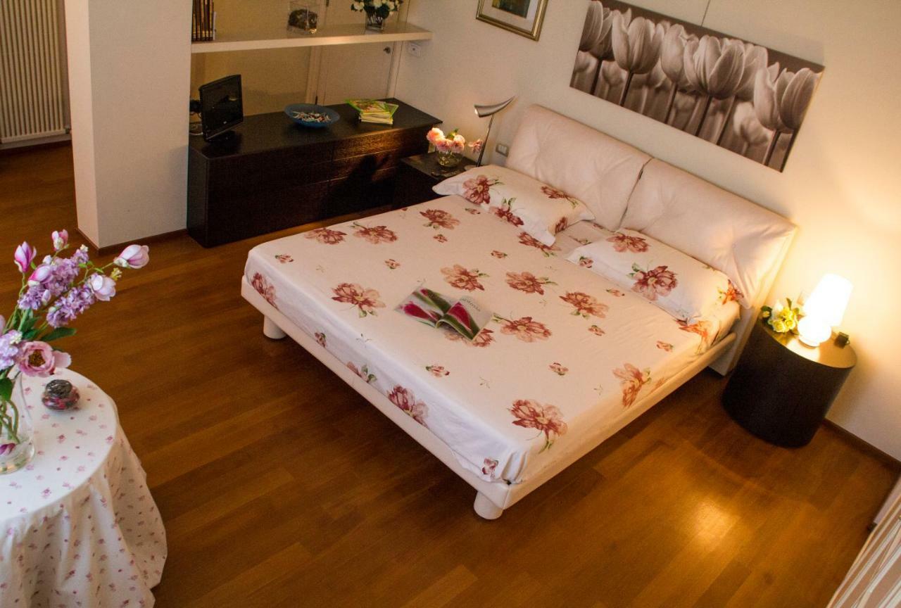 Bed and Breakfast Il Giardino Delle Rose à Santa Maria Nuova  Extérieur photo