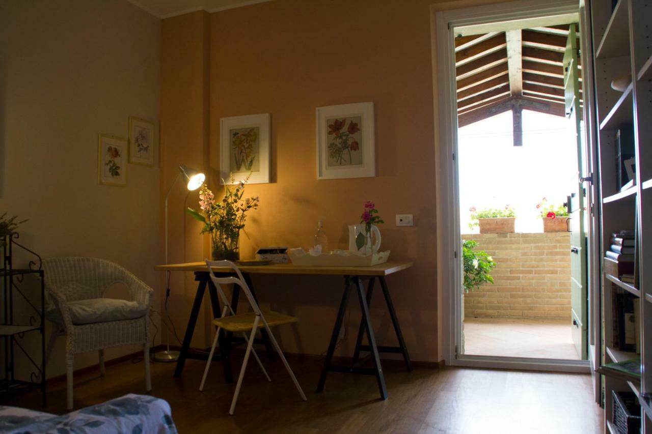 Bed and Breakfast Il Giardino Delle Rose à Santa Maria Nuova  Extérieur photo